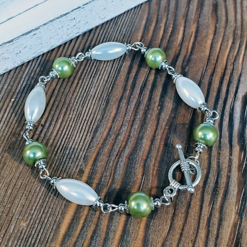 Glass Pearl Bracelet Silver White Green